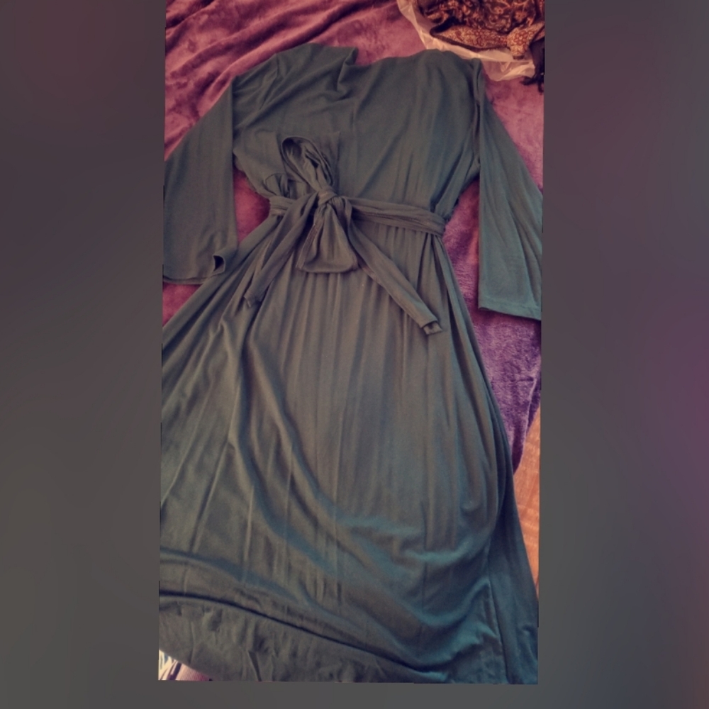 Dress - Picture 2 of 2